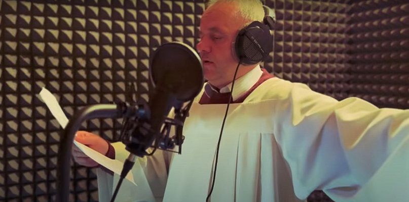 Kościelny jak DJ z ambony. Gostyńska Fara z własnym przebojem. Posłuchajcie! - 80888