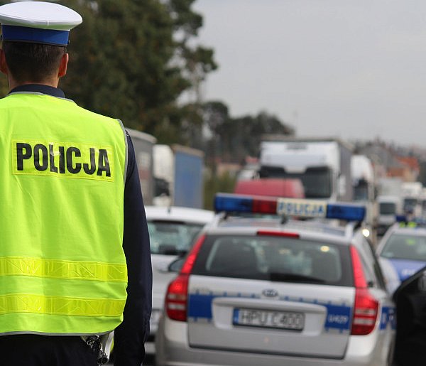 Jazda bez trzymanki. Promile zawiodły go prosto pod koła...-80913