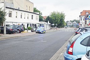 Pomylił gaz z hamulcem i wjechał w budynek. Za kierownicą siedział 83-latek-80947