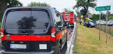 Mokra nawierzchnia i chwila nieuwagi. Dwie osoby poszkodowane-80950