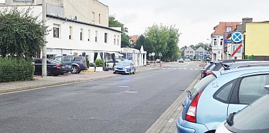 Pomylił gaz z hamulcem i wjechał w budynek. Za kierownicą siedział 83-latek-80947