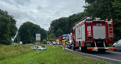 Niebezpieczna sytuacja na DK12 w Kąkolewie. BMW wypadło z drogi...-81036