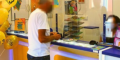 Zagrał za 4 złote i został multimilionerem! Wielka...-81162