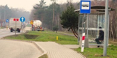 Nieobyczajne wybryki i bezdomni na przystankach...-81253