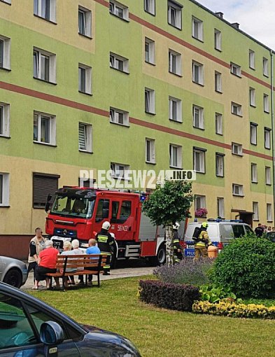 Mieszkańcy bloku ewakuowani. Jedna z butli była nieszczelna...-81251