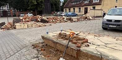 Mu runął i to dosłownie. Od dawna był w złym stanie tec-81552