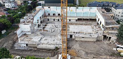 To koniec pewnej epoki. Z kultowego basenu niewiele już zostało-81604