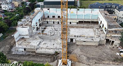To koniec pewnej epoki. Z kultowego basenu niewiele już zostało-81604