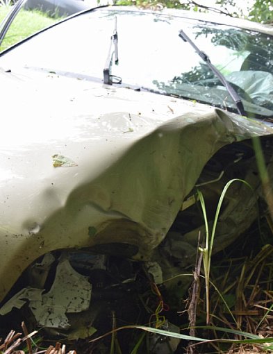 Stracił panowanie nad autem, uderzył w ciągnik... Skutki są opłakane-81636