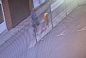 Od dłuższego czasu robił to w miejscach publicznych. 47-latka nagrały kamery-81693