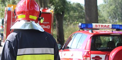 Kilkadziesiąt tysięcy złotych strat w kilka minut! Ogień nie dał szans maszynie-81864