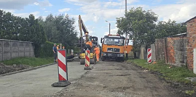 Dziury, błoto i zerwany asfalt! Kierowcy wściekli...-81890
