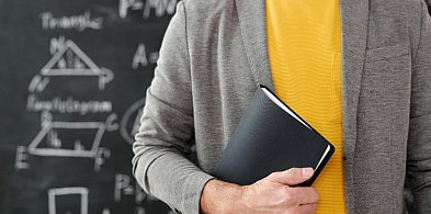 Żyć nie umierać. Więcej czasu spędzą w domu niż w szkole. Łącznie aż 187 dni... -82016