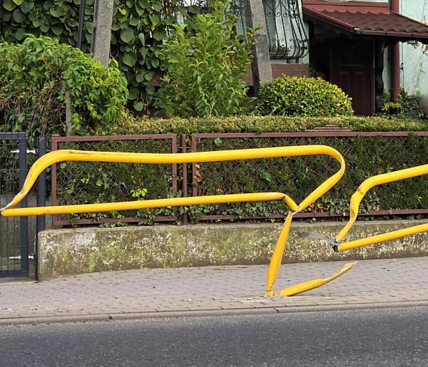 Nocna demolka we wsi. Czytelnik pyta wprost: "Dożynkowa fantazja?"-82192