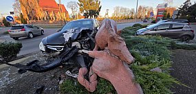 Auto wbiło się w słynne konie w Pępowie! Okoliczności..