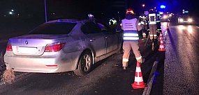 BMW leżało na dachu... Policjanci nie mieli wątpliwości