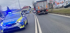 Wjechał hulajnogą w tył Peugeota. Okazało się, że...