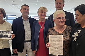 Przekazanie listu rodzinie zamordowanego przez nazistów Józefa Jankowiaka-13510