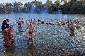 Początek sezonu pępowskich morsów i otwarcie sauny-13551