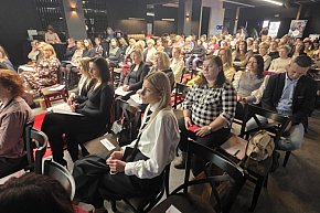 Konferencja o kobietach i dla kobiet w Gostyniu-13603