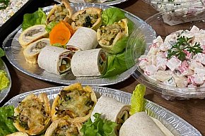 Tradycyjne dania i miody z lokalnej pasieki-13637