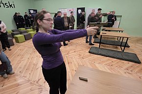 Otwarto wirtualną strzelnicę w Gostyniu-13716