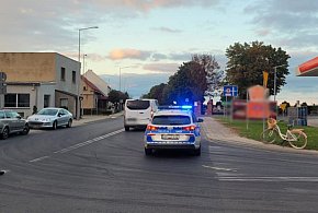 Niebezpieczne zderzenie w Krobi. Auto wjechało w nastolatkę. Dziewczyna miała...-82503