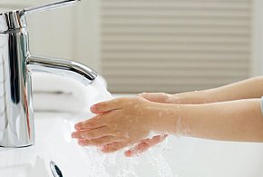 Woda ma dziwny zapach i smak... Prezes zapewnia, że wszystko jest w porządku-82843