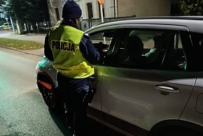 Policyjna akcja o świcie. Dla niektórych kierowców, nowy tydzień zaczął się...-83700