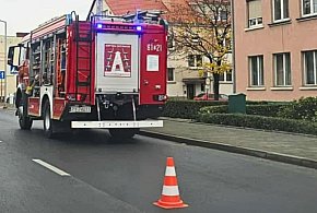 Opiekunka z OPS nie odpuściła. Strażacy siłowo otwarli drzwi. W środku zastali...-83889