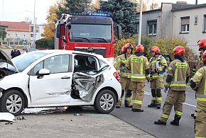 Zderzenie dwóch samochodów w Brzeziu. Najbardziej ucierpiała 55-letnia kobieta-84284