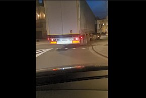 Ciężarówki coraz śmielej wjeżdżają na rynek. Mieszkańcy apelują o reakcję...-84764