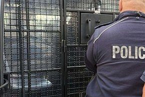 Jej koszmar powrócił nagle, wchodząc do domu przez okno. Piekło znów się zaczęło-84848