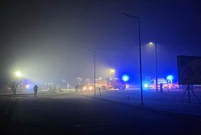 W środku nocy auto "zawisło" w rowie... na dachu. Młody kierowca miał szczęście-84902