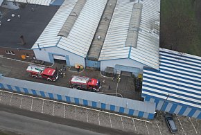 Pożar w zakładzie produkcyjnym! Jedna osoba z poparzeniami twarzy trafiła...-85017