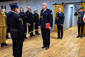 Najpierw ślubowanie, teraz szkolenie... Nowy strażak oficjalnie rozpoczął służbę-85554