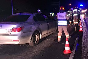 BMW leżało na dachu... Policjanci nie mieli wątpliwości co do przyczyny-85767