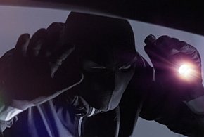 Grinch? Raczej nie... Kto w takim razie kradnie świąteczne ozdoby na osiedlu?-85962