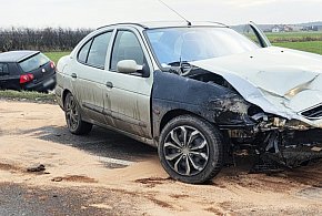 Czołowe zderzenie dwóch samochodów w gminie Piaski. Na miejscu pracują służby-86254