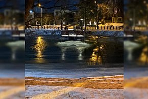 Mróz trzyma, woda leci... Czy tak być powinno? Wątpliwości rozwiewa dyrektor-86542