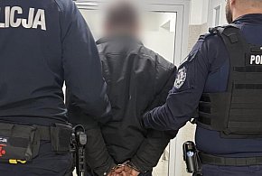 Myślał, że przejdzie niezauważony? Zwykły spacer zakończył się więzieniem