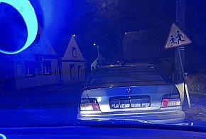 Załapał się jako pierwszy? Drogowy popis skończył się marnie dla 22-latka w BMW