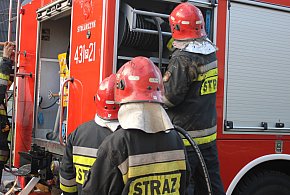 Pożar przy centrum handlowym! Strażacy wykorzystali również specjalną kamerę...