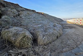 Skarpa "zjechała jak dywan" Co dalej ze ścieżką rowerową przy łączniku obwodnicy?