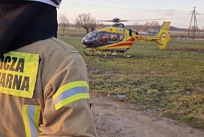 Maszyna przygniotła mężczyznę. Na pomoc ruszyli świadkowie. Przyleciał LPR