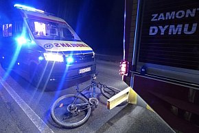Nowe fakty po wypadku. Wiadomo, czy rowerzysta miał odblaski. Kierowca poszukiwany