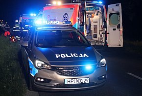 Wypadek na rondzie w Krobi. Widząc przed sobą ciężarówkę, wybrał mniejsze zło