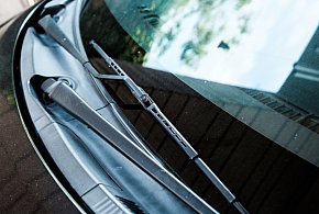 Mandat za wycieraczką? Wygląda wiarygodnie, ale to kolejna metoda oszustów