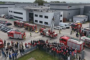 Pożar w biurowcu firmy i pracownicy bez wyjścia. To był test dla strażaków
