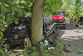 Wszystko działo się w ułamku sekundy! 18-latek stracił panowanie na łuku drogi